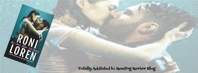 BOOK REVIEW: THE ONES WHO GOT AWAY by RONI LOREN @RoniLoren @SourcebooksCasa